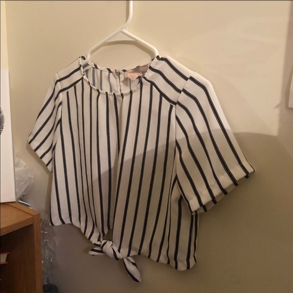 Top - Picture 2 of 3